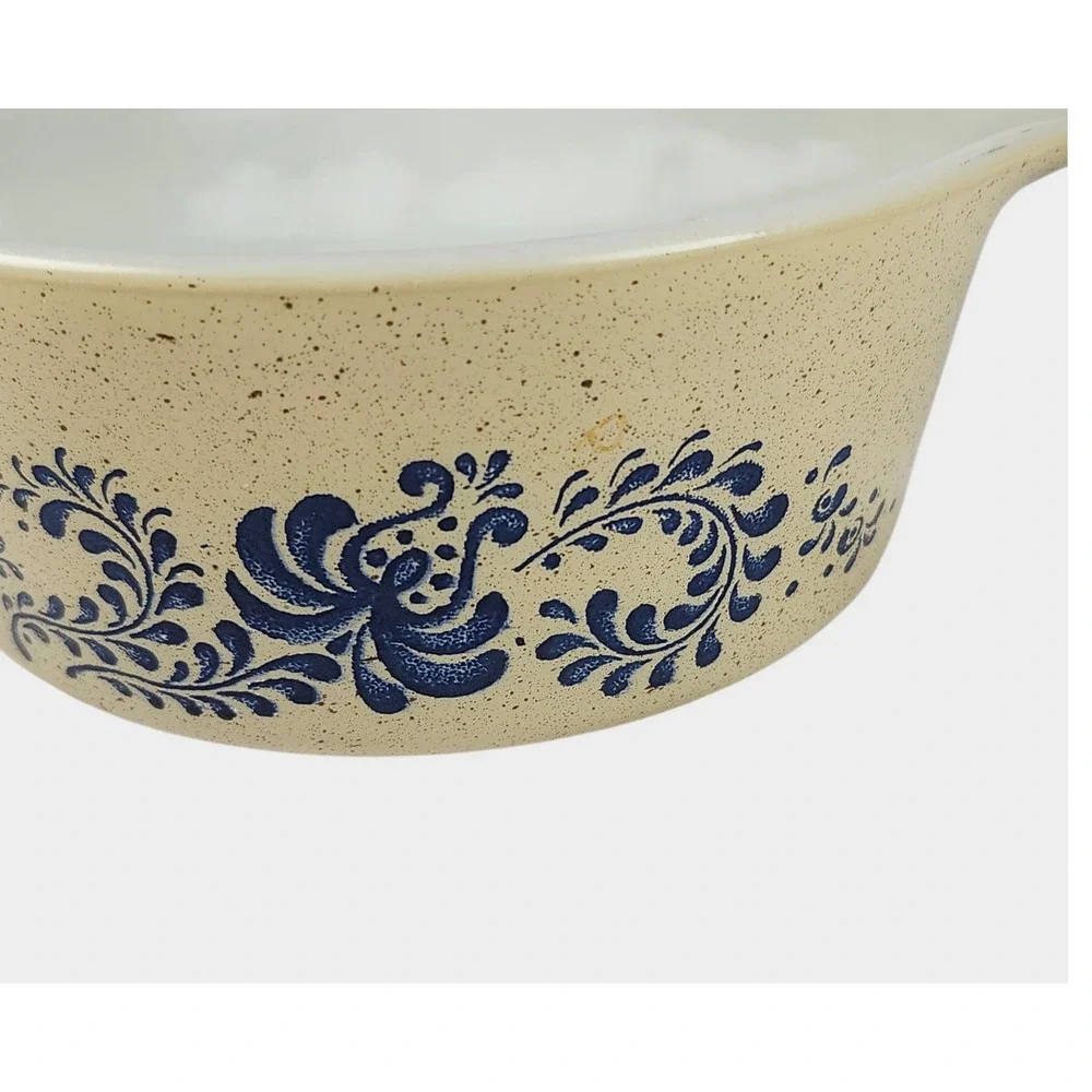 Vintage Pyrex Homestead Cinderella Bowl‎ 1.5 PT Tan Blue Floral #472 Ovenware